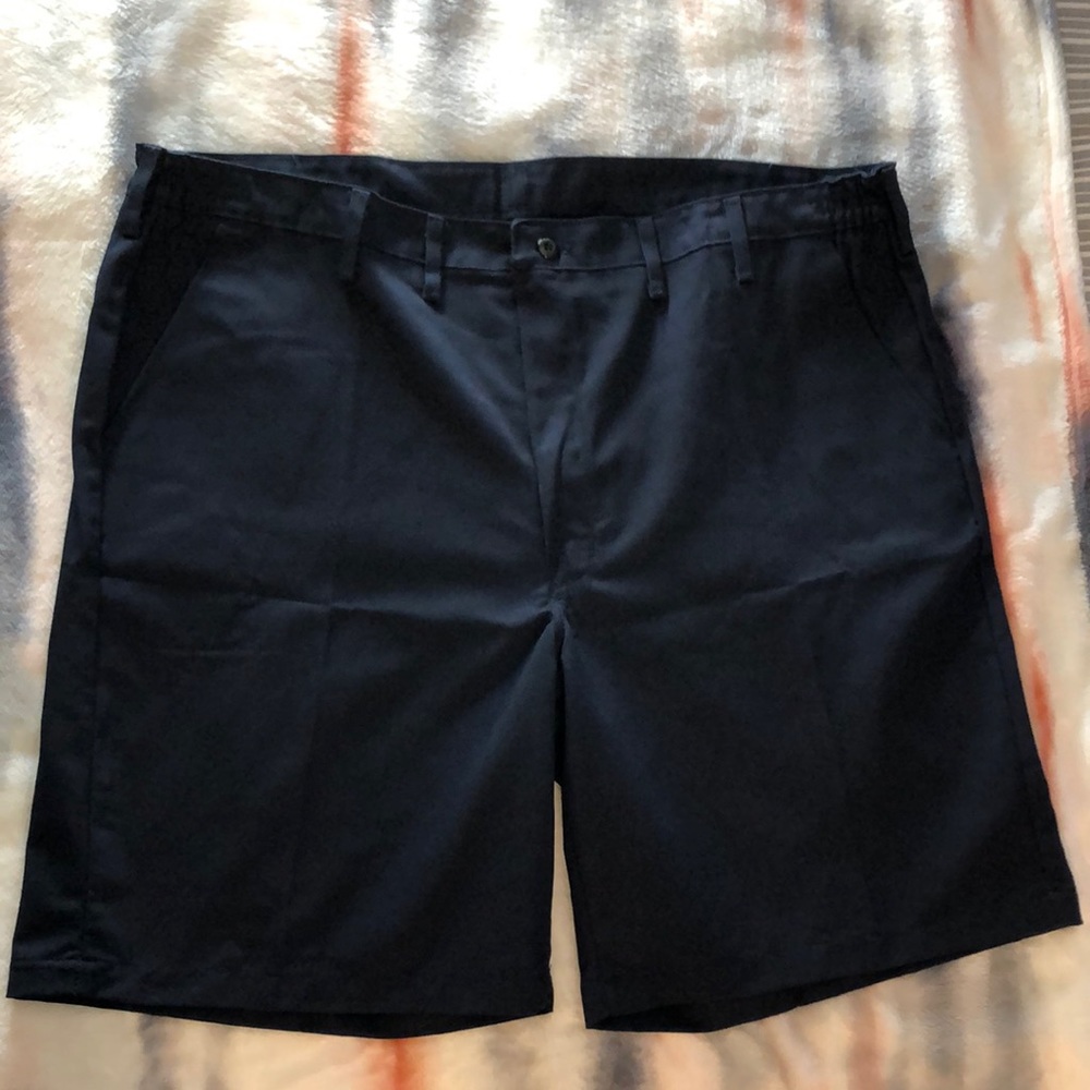 NWOT- Red Kap shorts, size 45/46